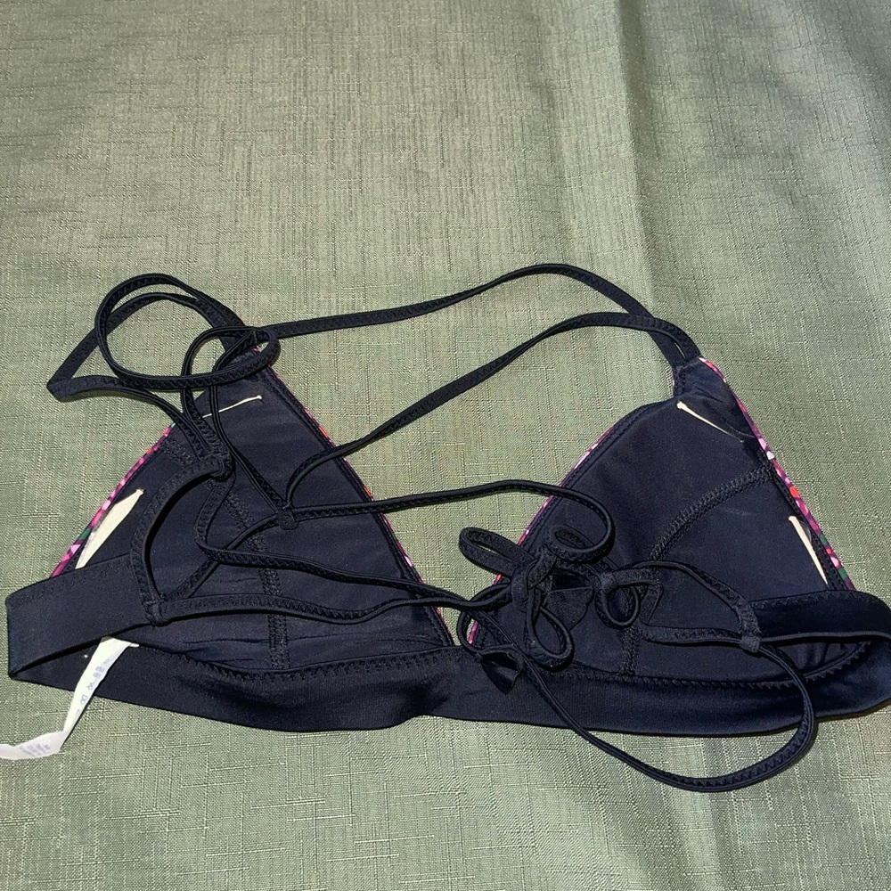 Lululemon Tidal Flow Triangle Top Paradise Camo M… - image 4